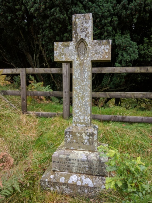 Grave of Irma Niorthe
